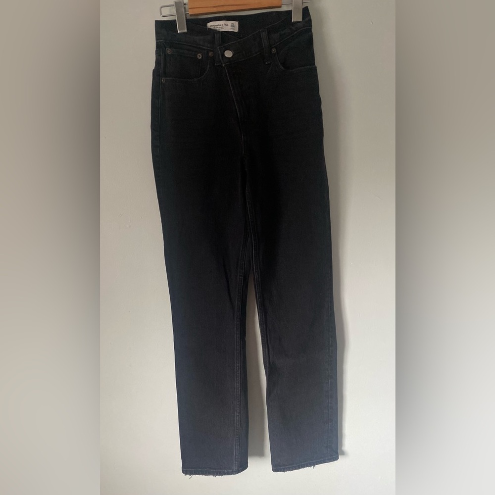 Abercrombie and Fitch The 90’s Straight Ultra High Rise Black Criss Cross 23 - Picture 3 of 7